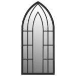 détail du cadre en fer travaillé façon fenêtre de cathédrale