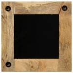 miroir accroché au-dessus d'une console