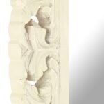 miroir accroché au-dessus d'une console